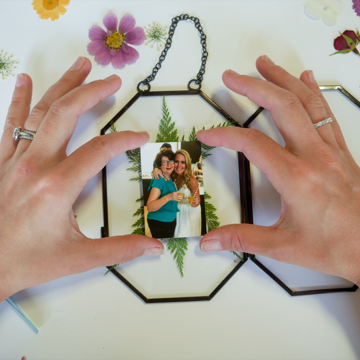 Make Framed Pressed Flowers